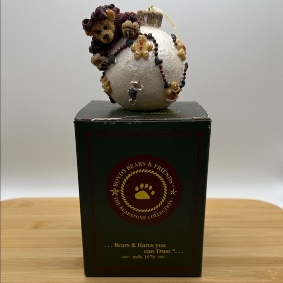 Boyds Bears Clair with Gingerbread Garland #25701 - Picture 2 of 7